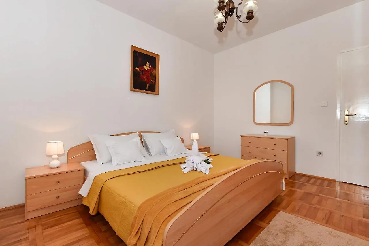 Lana Apartman Zadar Apartment