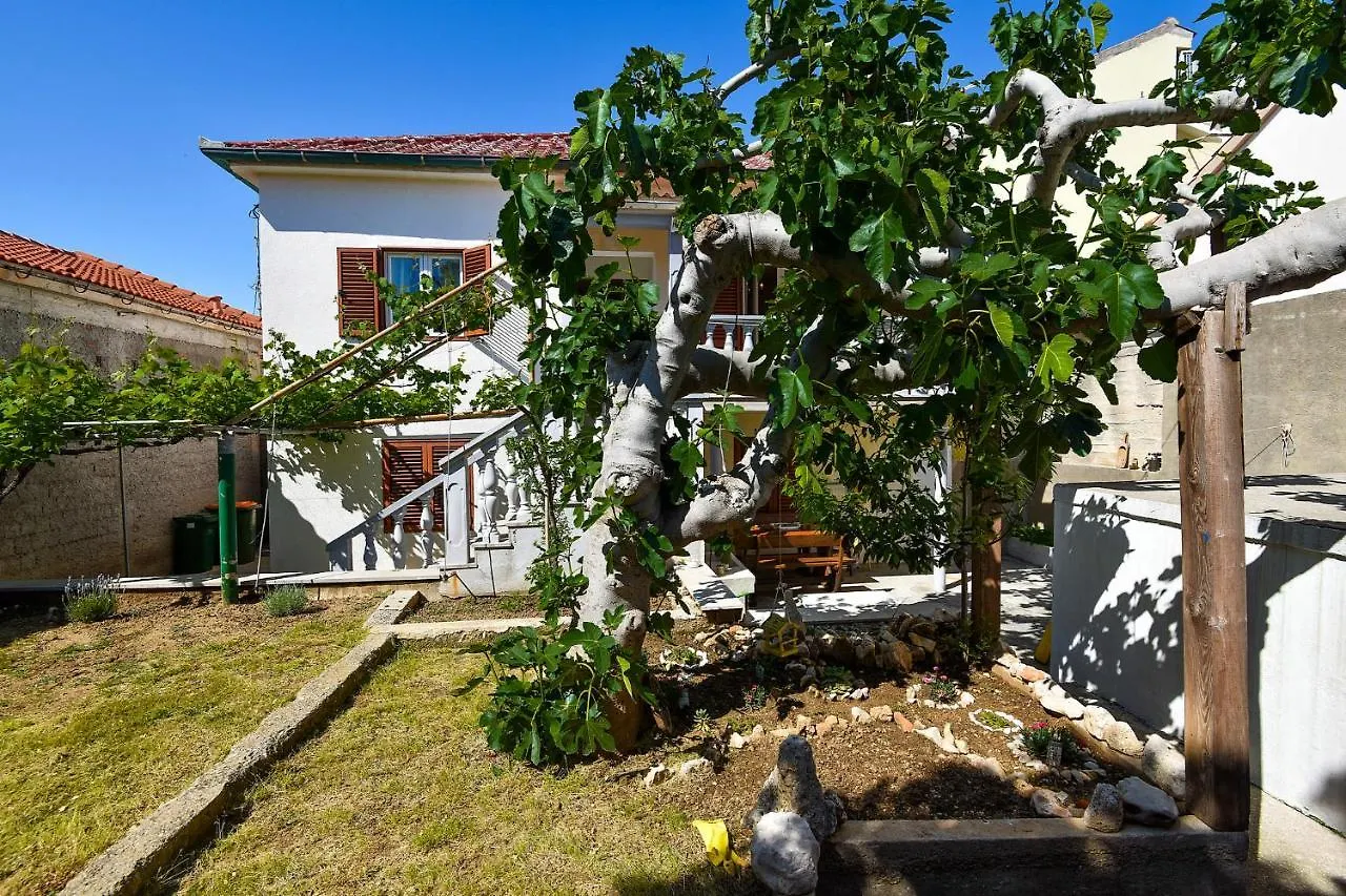 Lana Apartman Zadar 0*,