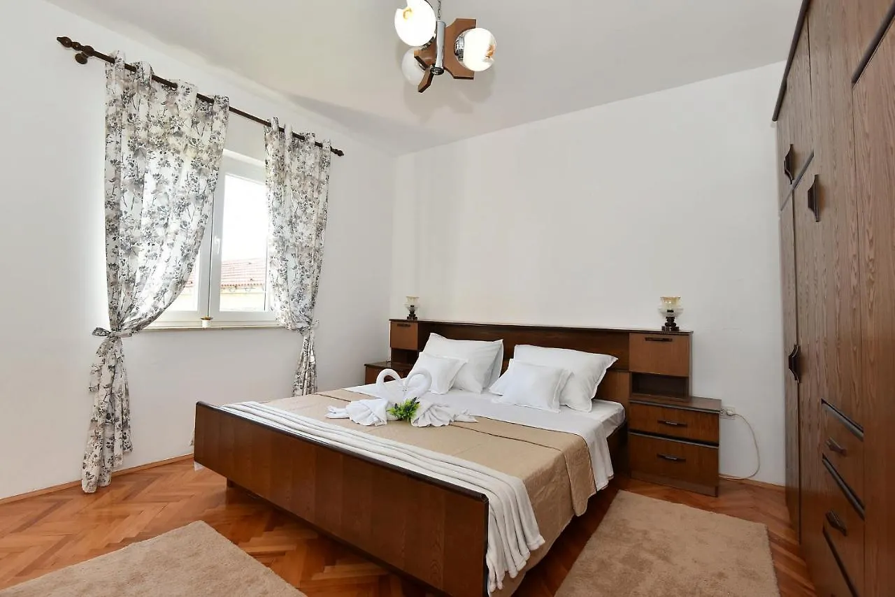 Lana Apartman Zadar