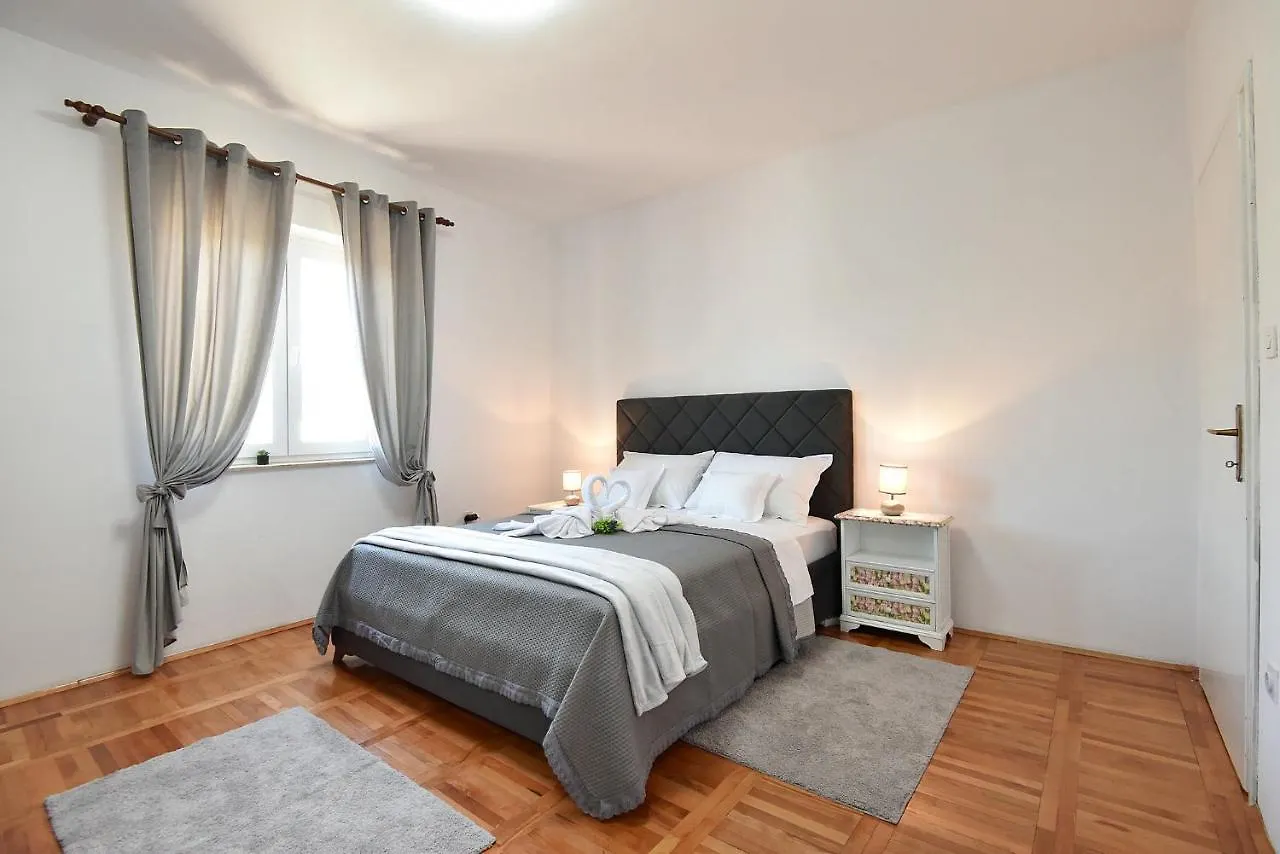 Lana Apartman Zadar