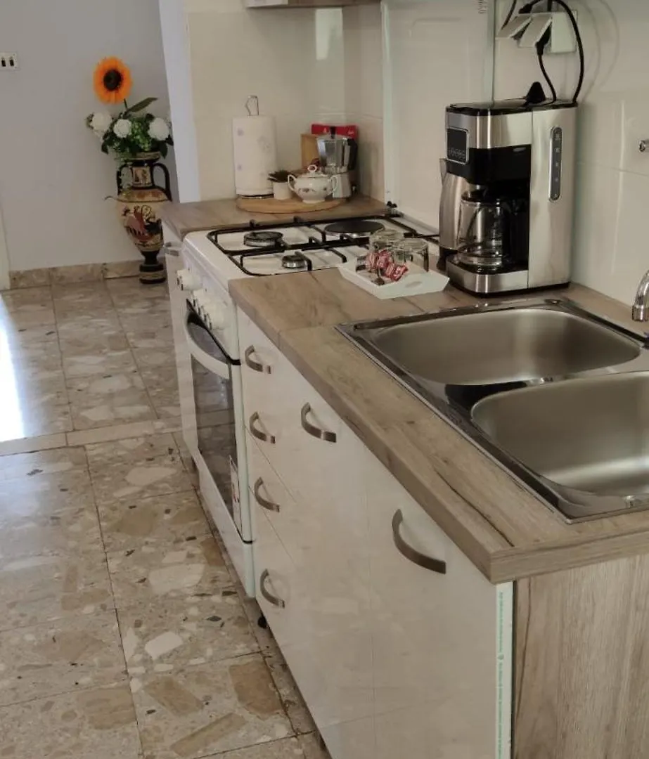 Lana Apartman Zadar 0*,
